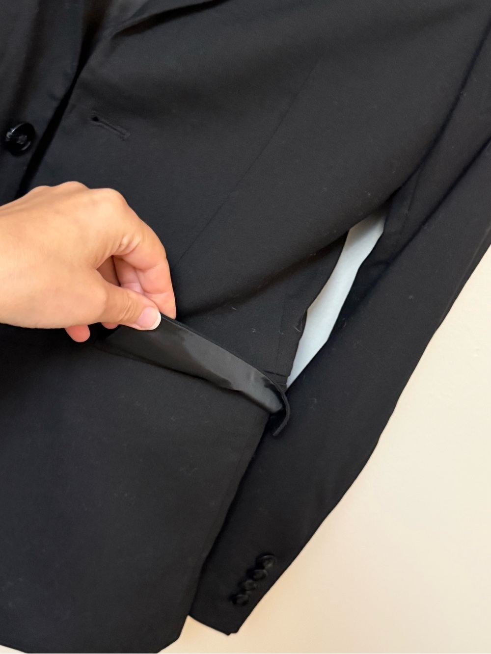H&M Men's Black Two-Button Blazer - Picture 7 of 10